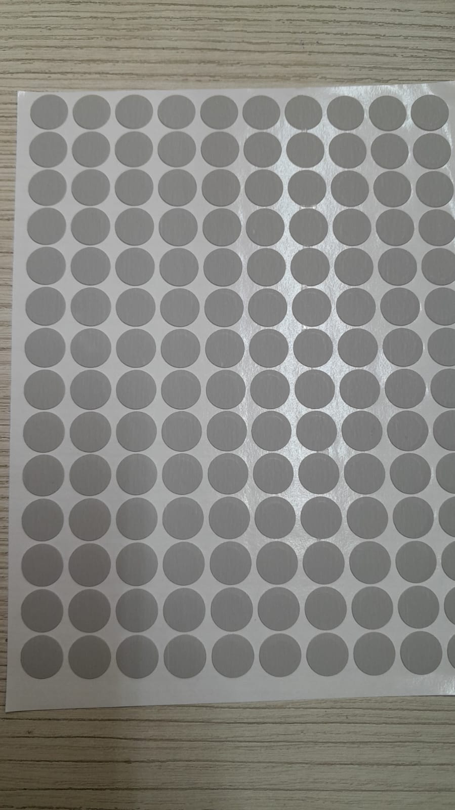 TAPITAS ADHESIVAS GRIS X PLANCHA
