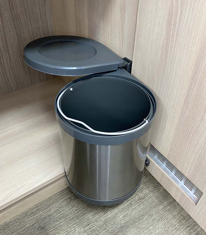 TACHO DE BASURA DE 8LT X UND.