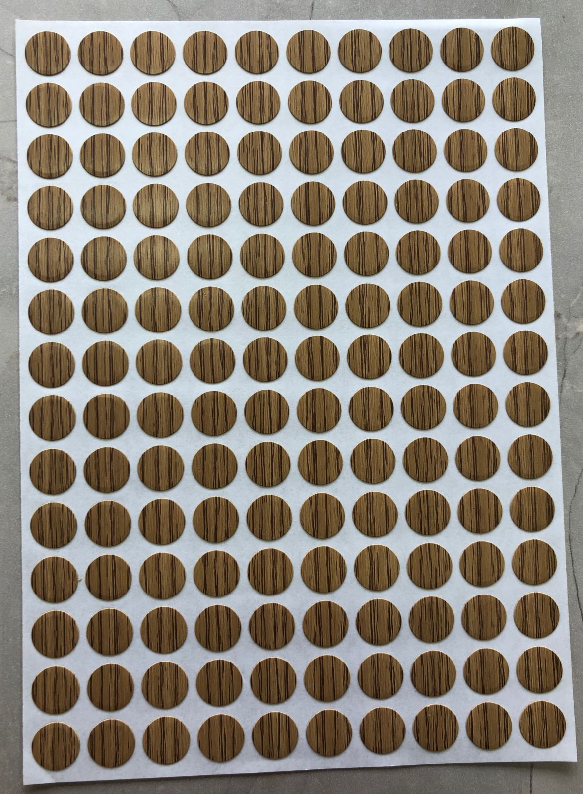 TAPITAS ADHESIVAS COLOR MACADAMIA X PLANCHA